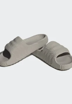 Adidas Originals ADILETTE UNISEX - Badesandale - Light Brown/light Brown/core Black 10 Adidas Originals ADILETTE UNISEX - Badesandale - Light Brown/light Brown/core Black -Toni Pons Verkäufe 54005300627f4d55b866a1f29df7bbe0