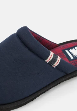 Jack & Jones JFWEVANS SLIPPER - Hausschuh - Navy 11 Jack & Jones JFWEVANS SLIPPER - Hausschuh - Navy -Toni Pons Verkäufe 9baa93bdd93542fbb4bde57f52b72d60