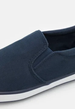 Pier One UNISEX - Sneaker Low - Dark Blue 11 Pier One UNISEX - Sneaker Low - Dark Blue -Toni Pons Verkäufe d492a0b4967e43d3b9cf58a8e4c33896