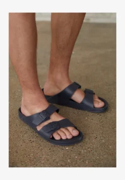 Jack & Jones JFWCROXTON MOULDED - Pantolette Flach - Anthracite 8 Jack & Jones JFWCROXTON MOULDED - Pantolette Flach - Anthracite -Toni Pons Verkäufe ed41324a526946f8835337179e623508