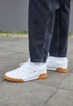Reebok Classic WORKOUT PLUS - Sneaker Low - White/carbon/red/roya 8 Reebok Classic WORKOUT PLUS - Sneaker Low - White/carbon/red/roya -Toni Pons Verkäufe fdccea1639fe4ad197c0f83b3bc6538b